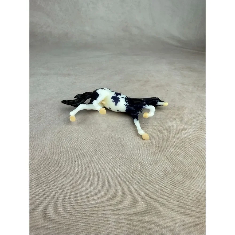 Breyer Stablemate Club Lanin Breyer Horse